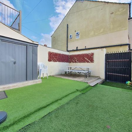 Dysa Crystal House Villa Blackpool Bagian luar foto