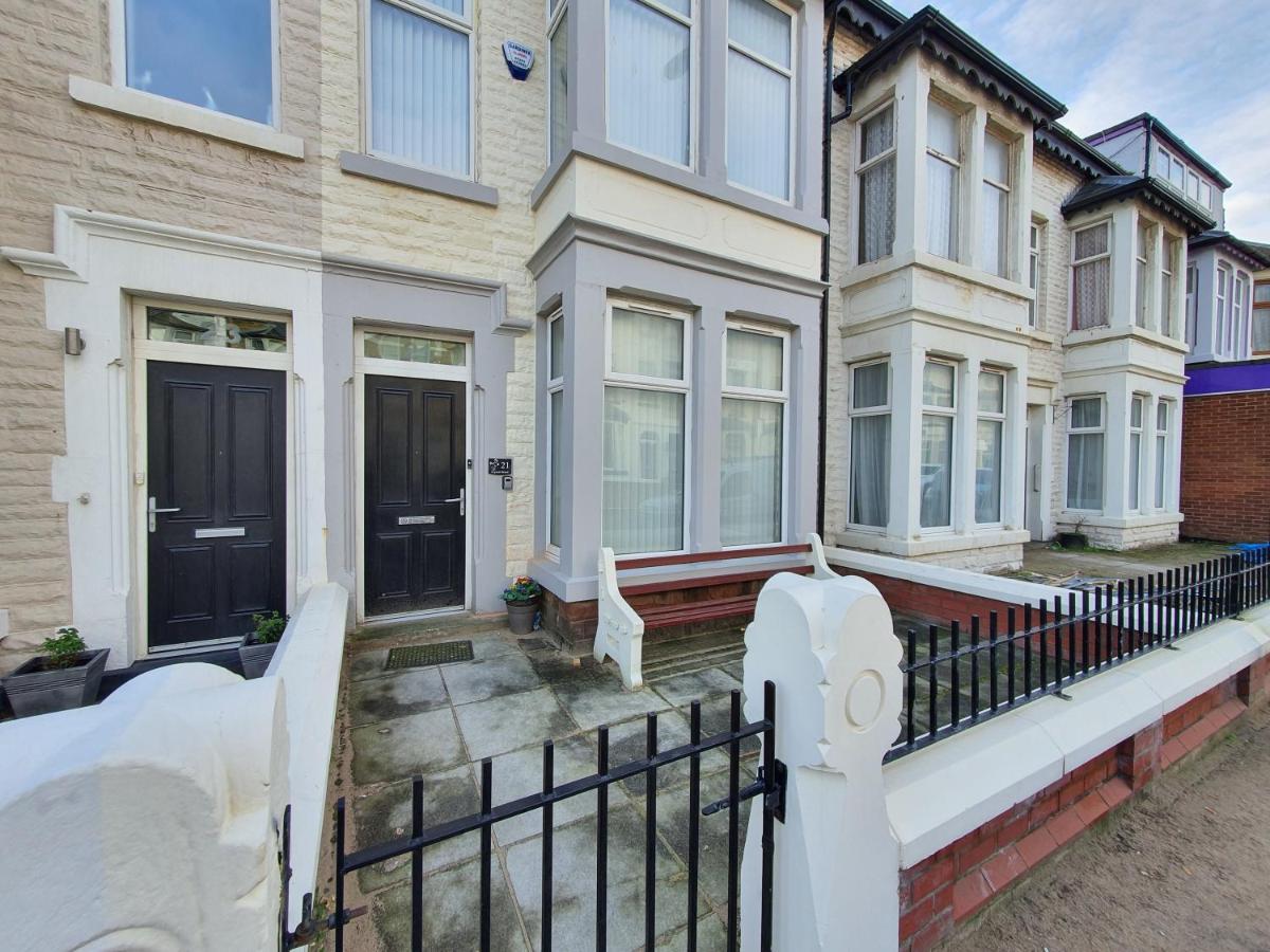 Dysa Crystal House Villa Blackpool Bagian luar foto