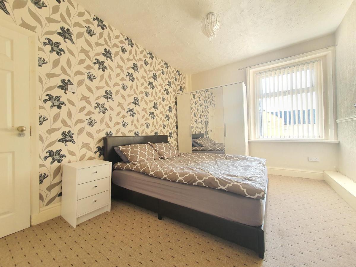 Dysa Crystal House Villa Blackpool Bagian luar foto