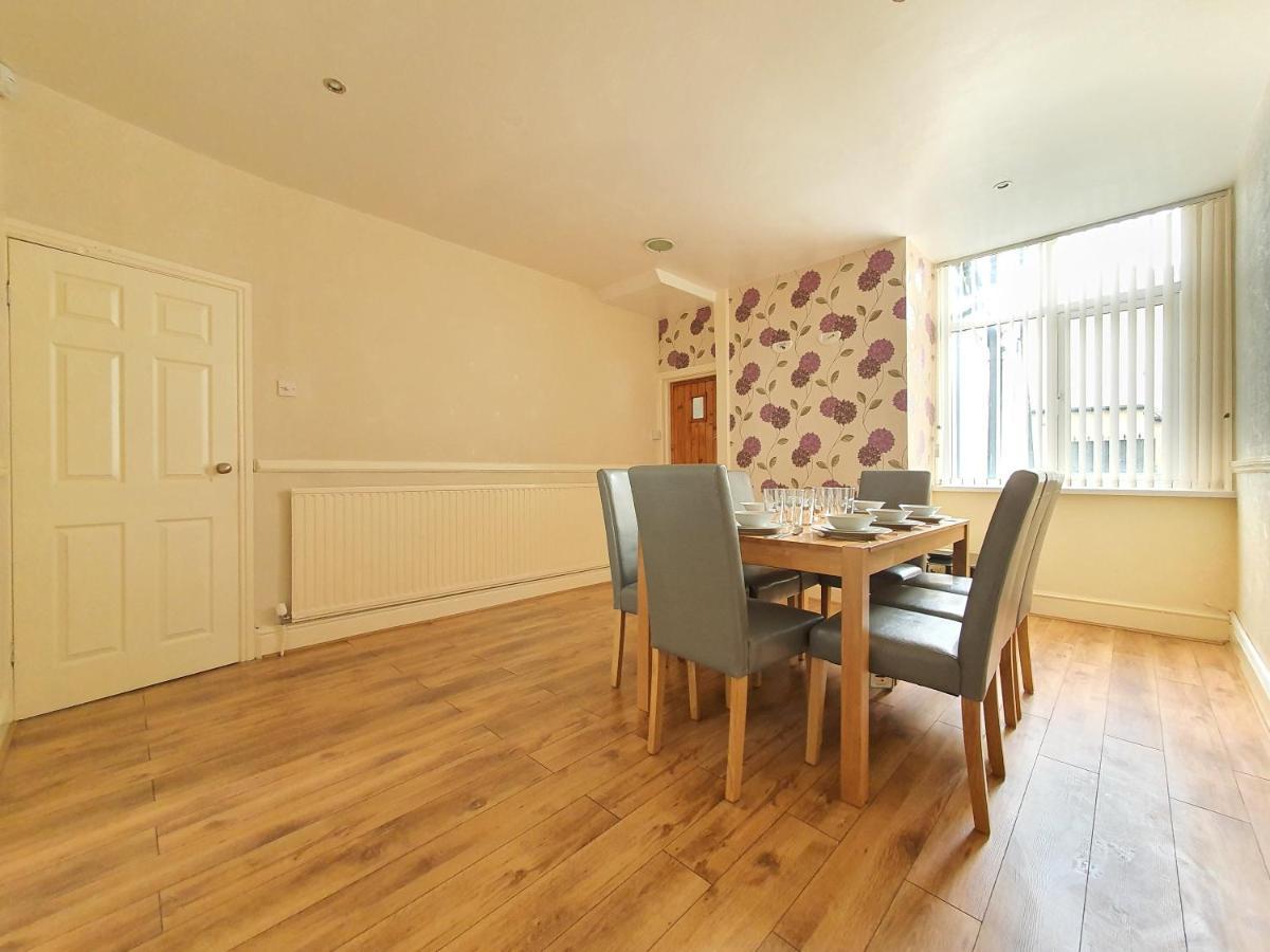 Dysa Crystal House Villa Blackpool Bagian luar foto