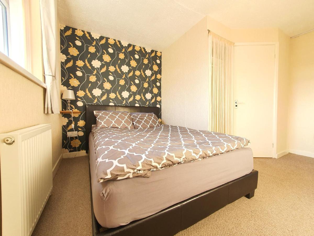 Dysa Crystal House Villa Blackpool Bagian luar foto