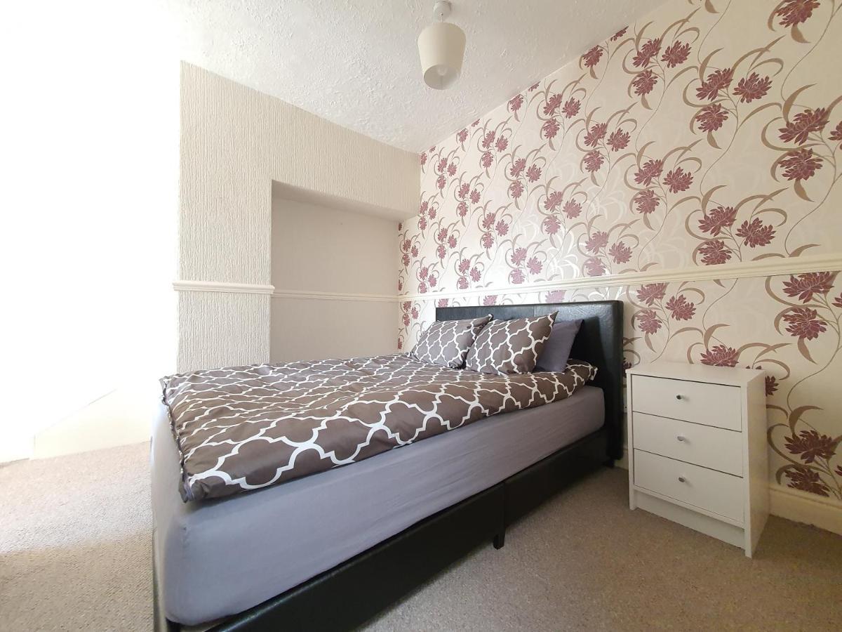 Dysa Crystal House Villa Blackpool Bagian luar foto