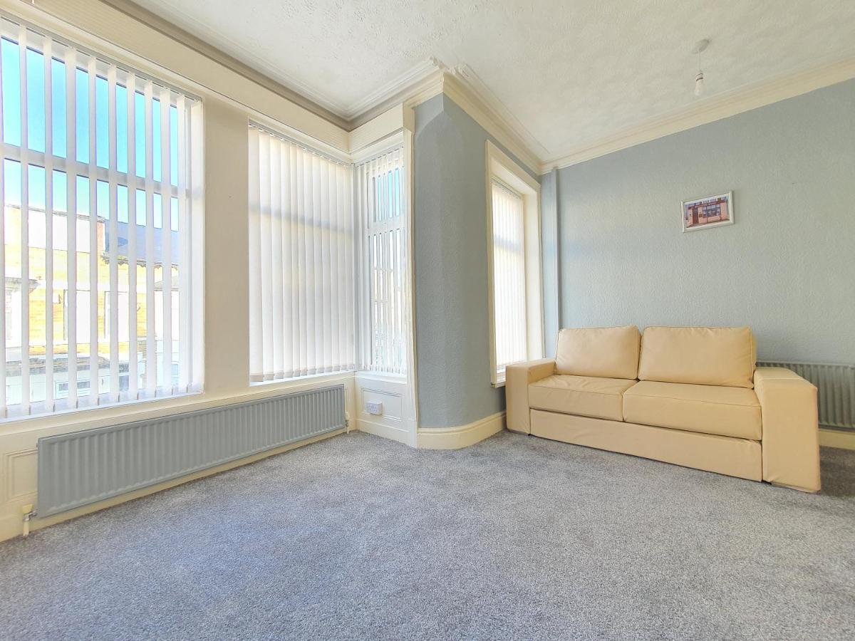 Dysa Crystal House Villa Blackpool Bagian luar foto