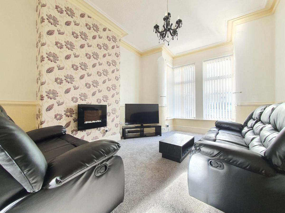 Dysa Crystal House Villa Blackpool Bagian luar foto